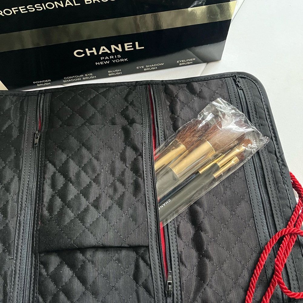 CHANEL Quilted Cosmetic Case with Professional Brushes